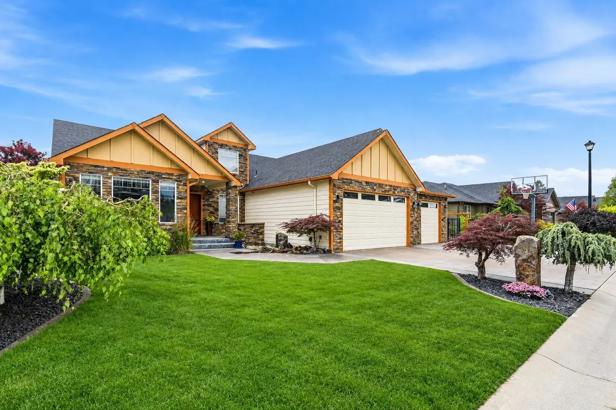 8604 E Black Oak Ln, Spokane, WA 99217