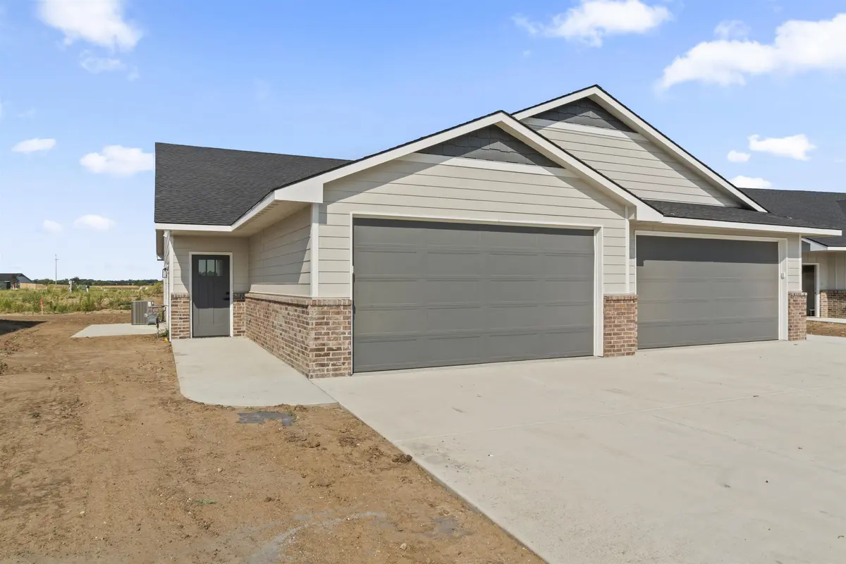 2787 S CEDAR CREST ST, Wichita, KS 67215