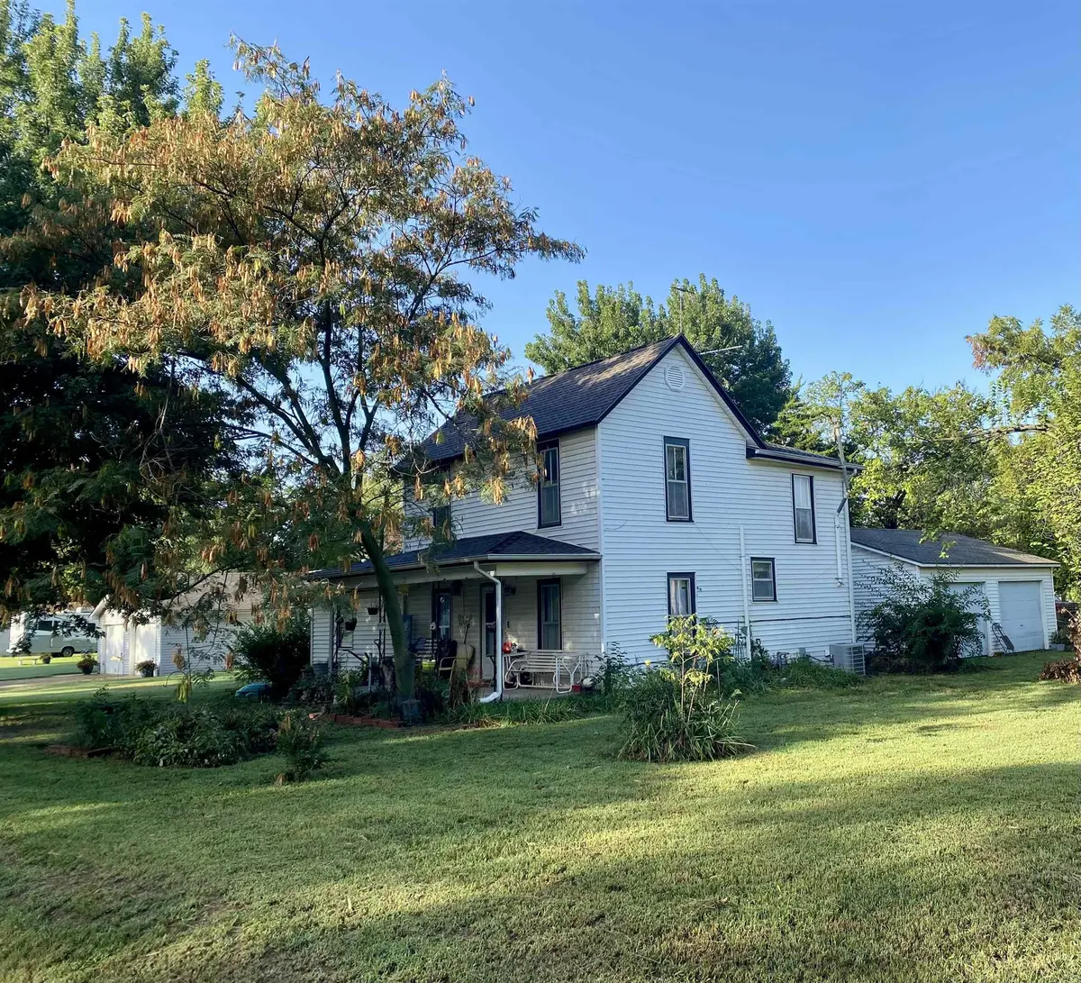 623 N Line, Belle Plaine, KS 67013