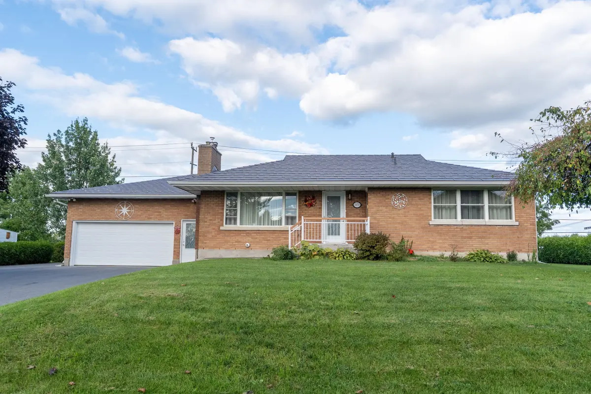 3477 Marydale AVE, South Stormont, ON K6K 1P6