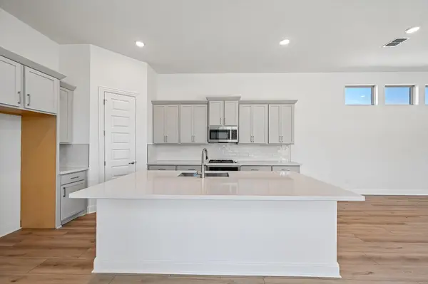 129 Royal Fern RD, Hutto, TX 78634