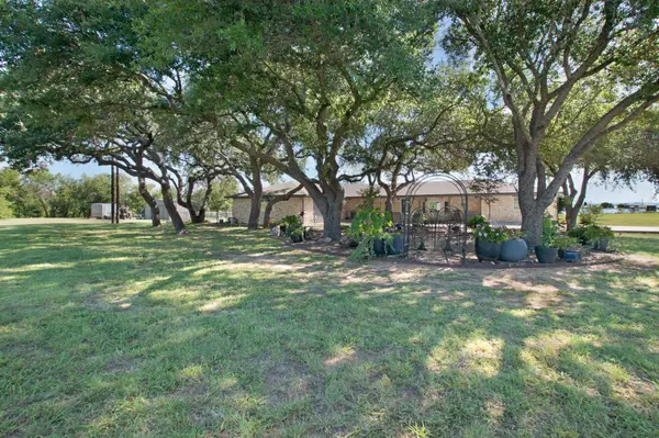 208 Iris Lane LN, Buchanan Dam, TX 78609