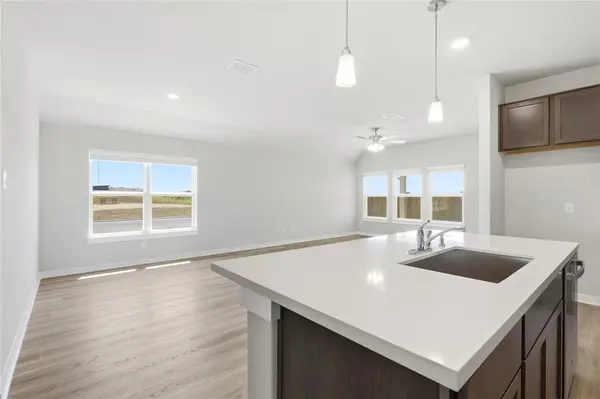 201 Red Wolf DR, Jarrell, TX 76537