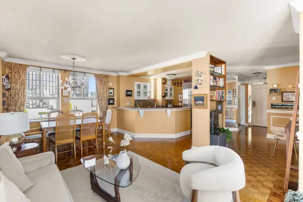 95 Lombard ST #1405, Toronto C08, ON M5C 2V3