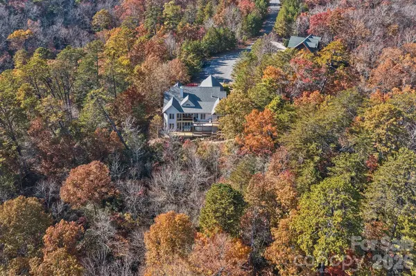 224 Highland HTS, Lake Lure, NC 28746