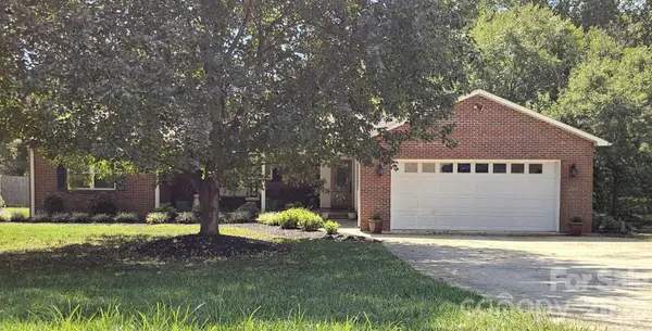 827 Ferndale DR, Statesville, NC 28677
