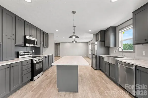807 EagleView LN, Lawndale, NC 28090