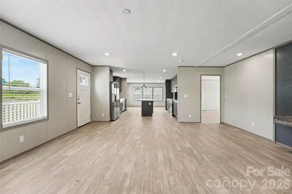 807 EagleView LN, Lawndale, NC 28090