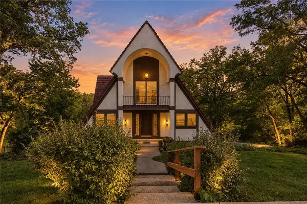 7616 NW Eastside DR, Weatherby Lake, MO 64152