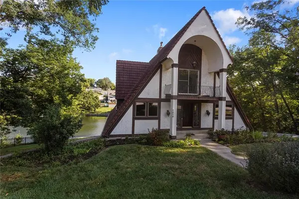7616 NW Eastside DR, Weatherby Lake, MO 64152