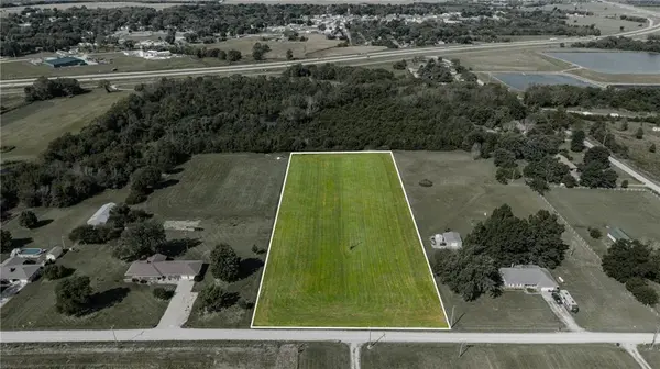 Little RD, Garden City, MO 64747