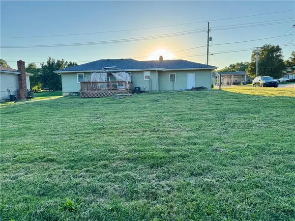 5821 Rosehill RD, Shawnee, KS 66216