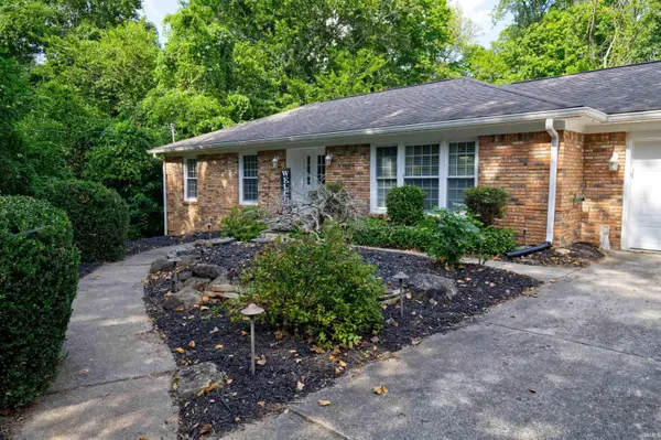 3146 Cedar LN, Vincennes, IN 47591-3873