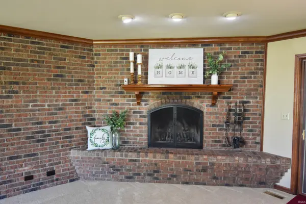 2000 W Boonville New Harmony RD, Evansville, IN 47725