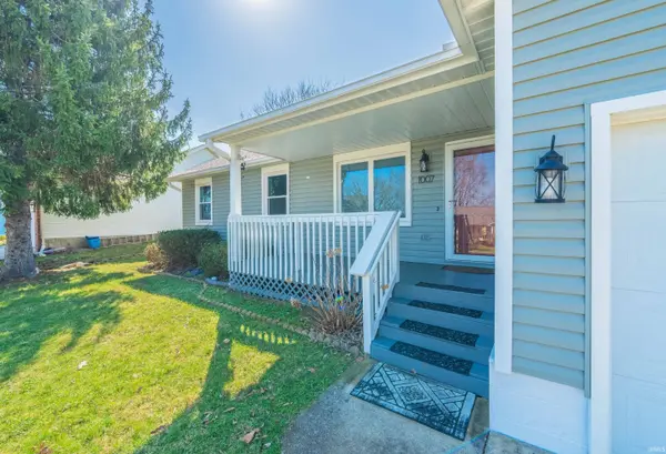 1007 W Countryside LN, Bloomington, IN 47403-2908
