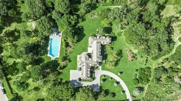 41 Niamogue LN, Quogue, NY 11959