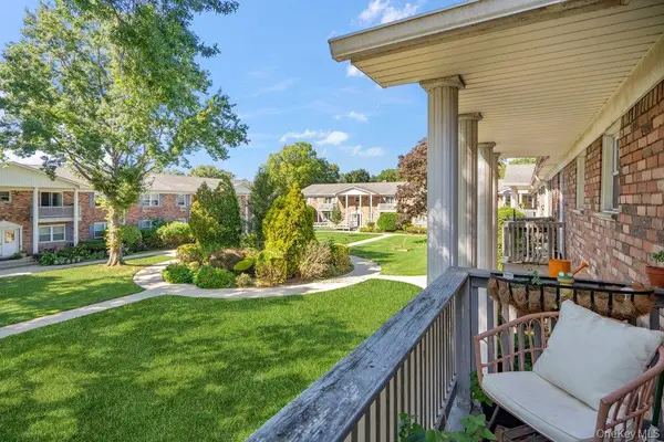 64 Fairharbor #64, Patchogue, NY 11772