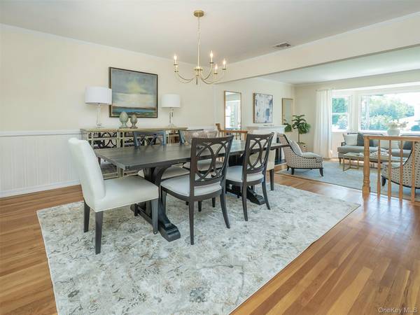 65 Essex CT, Port Washington, NY 11050