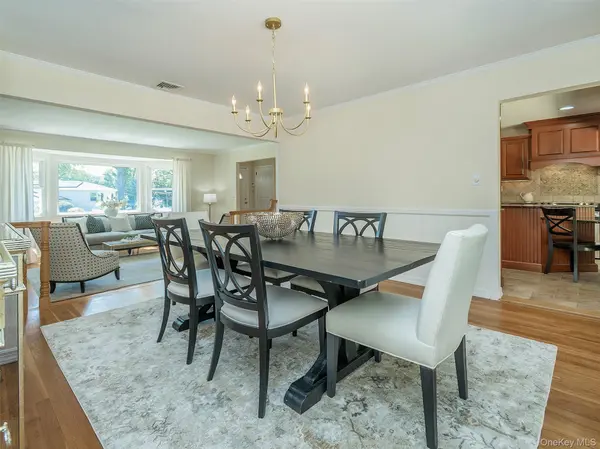 65 Essex CT, Port Washington, NY 11050