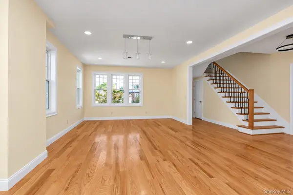27 2nd ST, Lynbrook, NY 11563