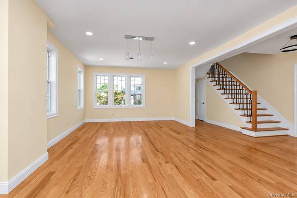 27 2nd ST, Lynbrook, NY 11563
