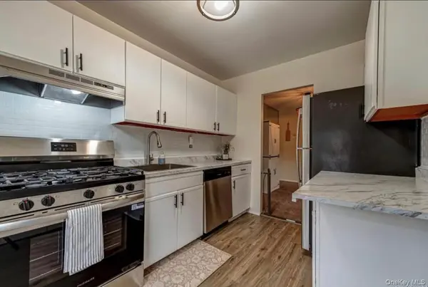 88-20 Parsons BLVD #3D, Jamaica, NY 11432