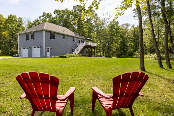 327 Commons RD, Germantown, NY 12526