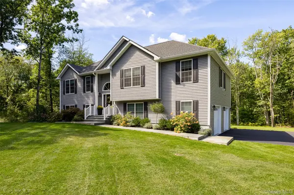 327 Commons RD, Germantown, NY 12526