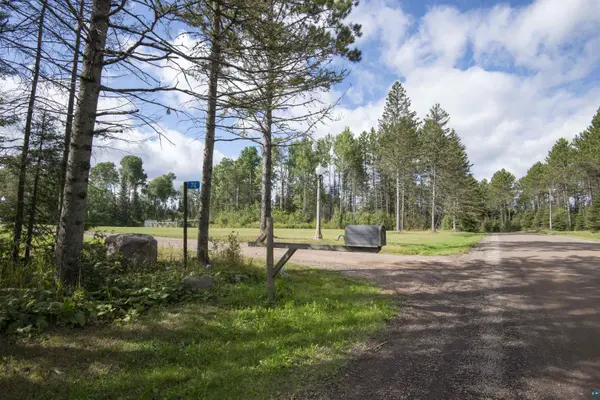 74 County Rd 60, Grand Marais, MN 55604