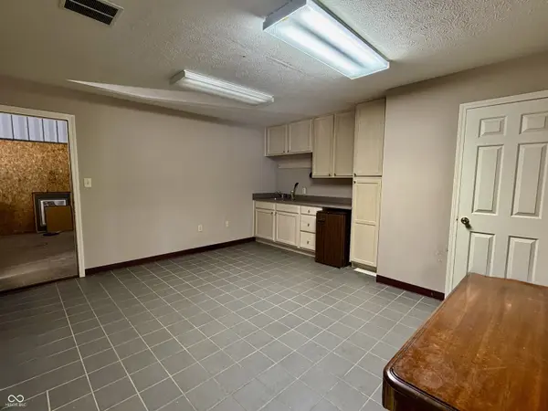 2558 E 55th PL, Indianapolis, IN 46220