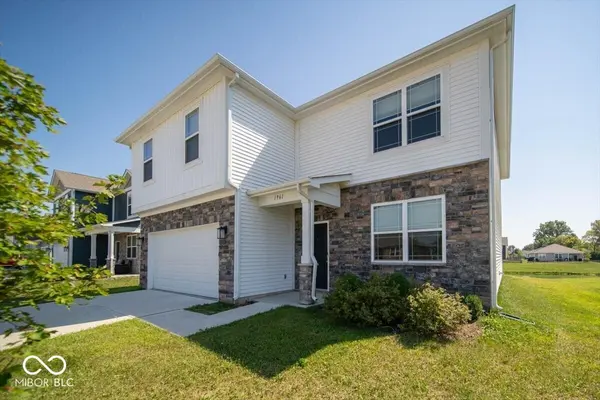 1961 Downey LN, Greenfield, IN 46140