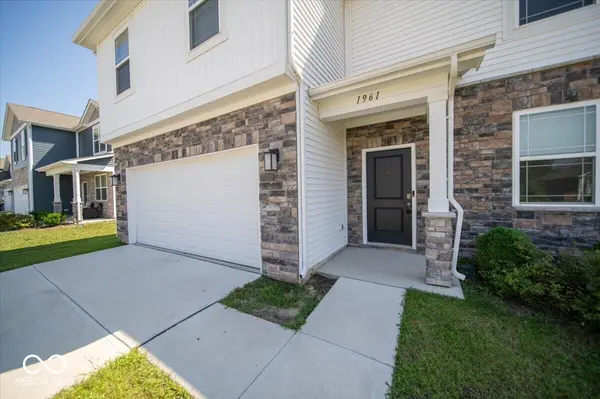 1961 Downey LN, Greenfield, IN 46140