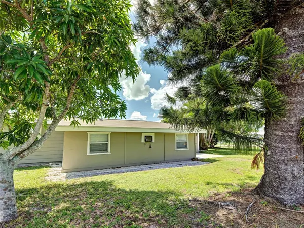 2150 CONWAY BLVD, Port Charlotte, FL 33952
