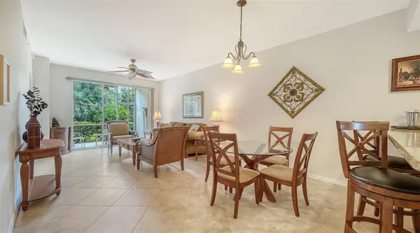 4655 TOWER HILL LN #2414, Sarasota, FL 34238