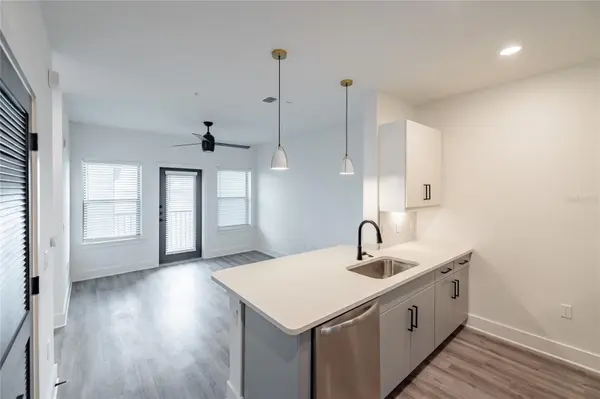 1420 LAKEFRONT DR #2103, Sarasota, FL 34240