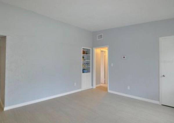 1332 HILLCREST DR, Daytona Beach, FL 32114