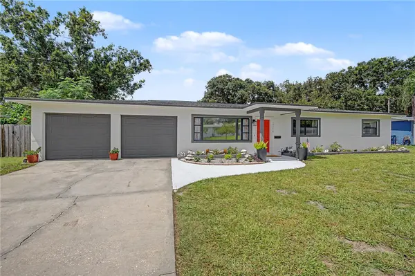 10246 N VALLE DR, Tampa, FL 33612