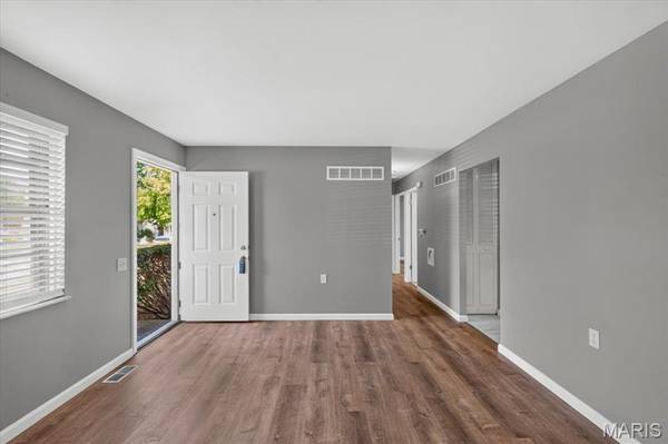 2428 Golfway DR, St Charles, MO 63301