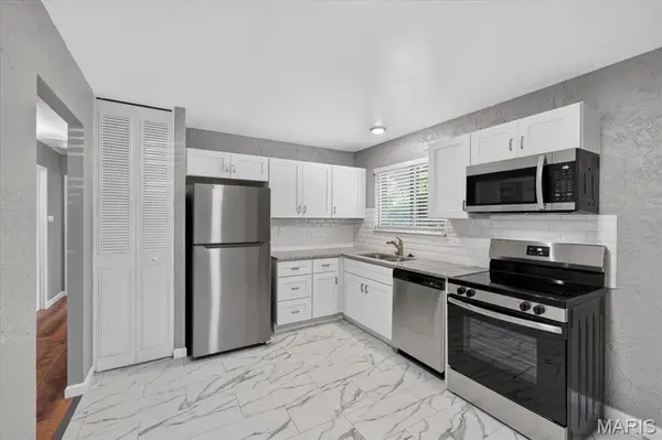 2428 Golfway DR, St Charles, MO 63301