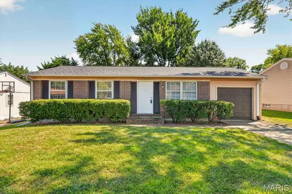 2428 Golfway DR, St Charles, MO 63301