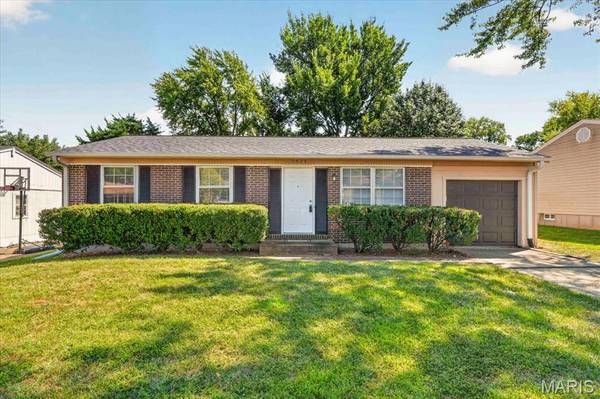 2428 Golfway DR, St Charles, MO 63301