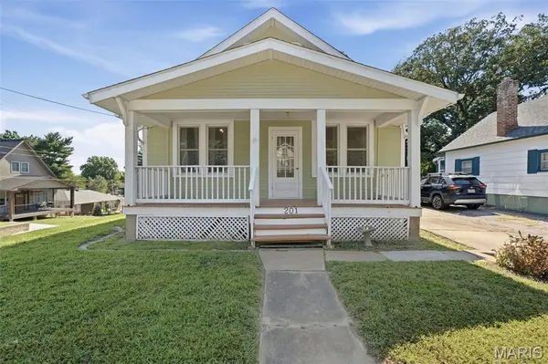 201 Perry ST, St Charles, MO 63301
