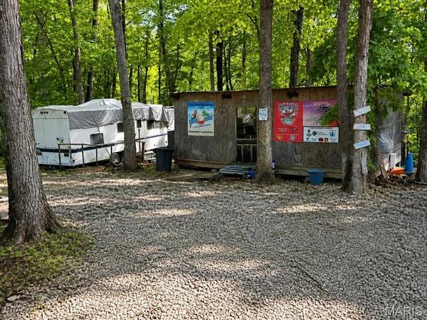 23 & 25 Lake Shore Drive West, New Florence, MO 63363