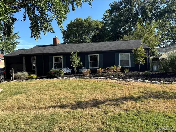 640 Warrenton DR, Kirkwood, MO 63122