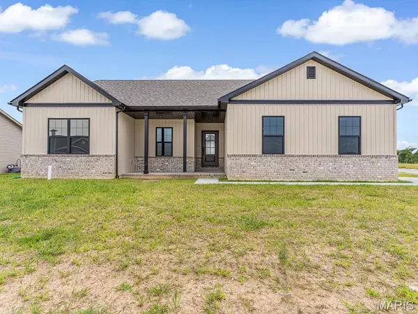 951 Forbs DR, Waterloo, IL 62298
