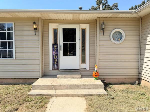 2563 Praise ST, Poplar Bluff, MO 63901