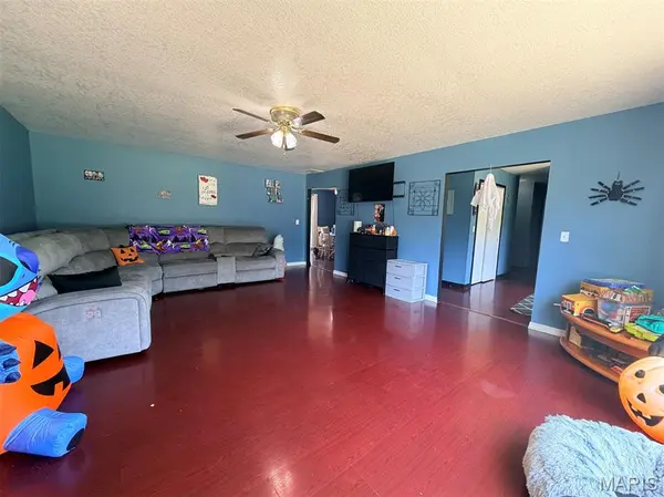 2563 Praise ST, Poplar Bluff, MO 63901