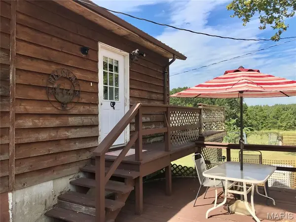 111 Highway U, Steelville, MO 65565