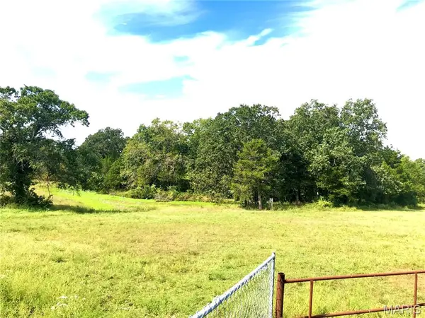 111 Highway U, Steelville, MO 65565