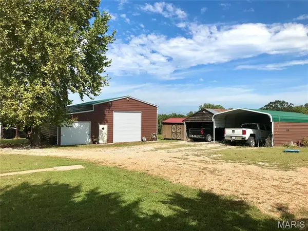 111 Highway U, Steelville, MO 65565